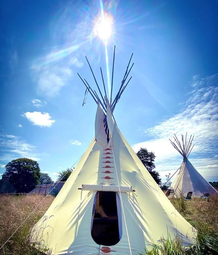 Terra-Tipike, Tipi A La Ferme Entre Terre Et Mer Trebry ภายนอก รูปภาพ